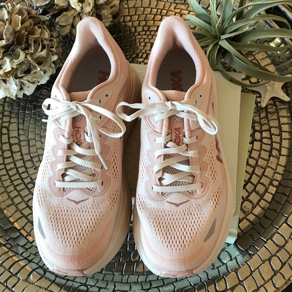 GOING FAST 🔥 HOKA BONDI 9 ROSE LATTE / ROSE CREAM - Picture 5 of 16